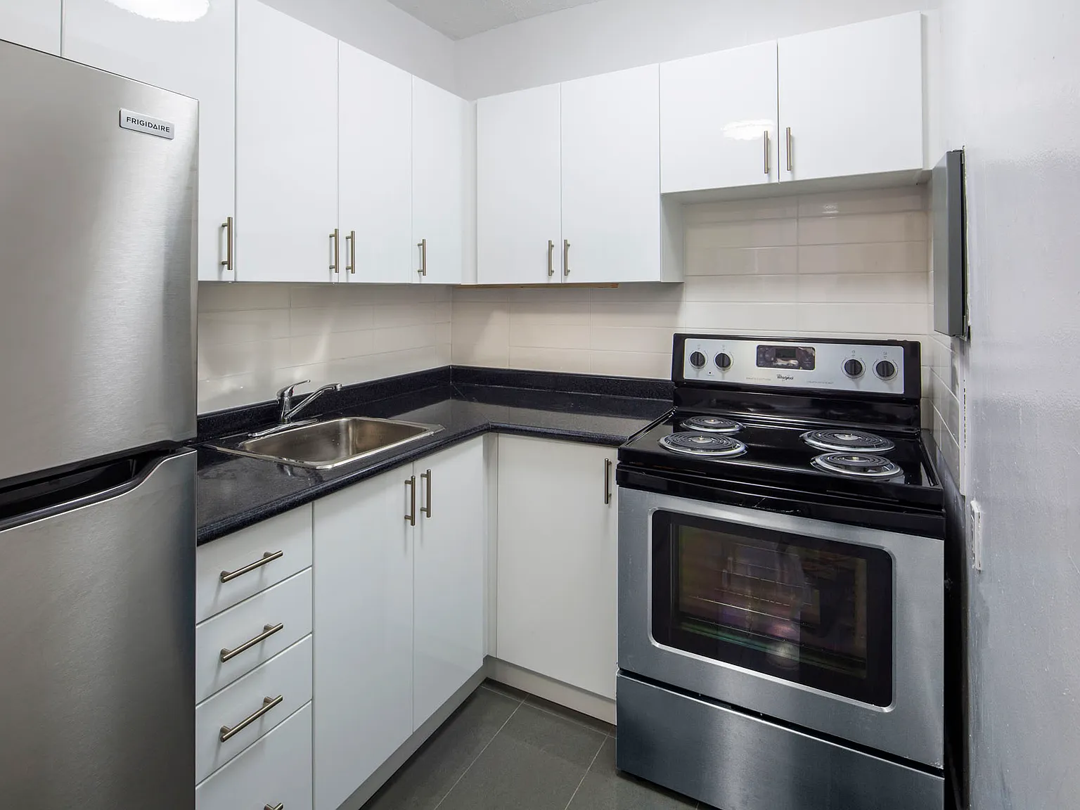117 Eglinton Avenue West Toronto — Photo 2