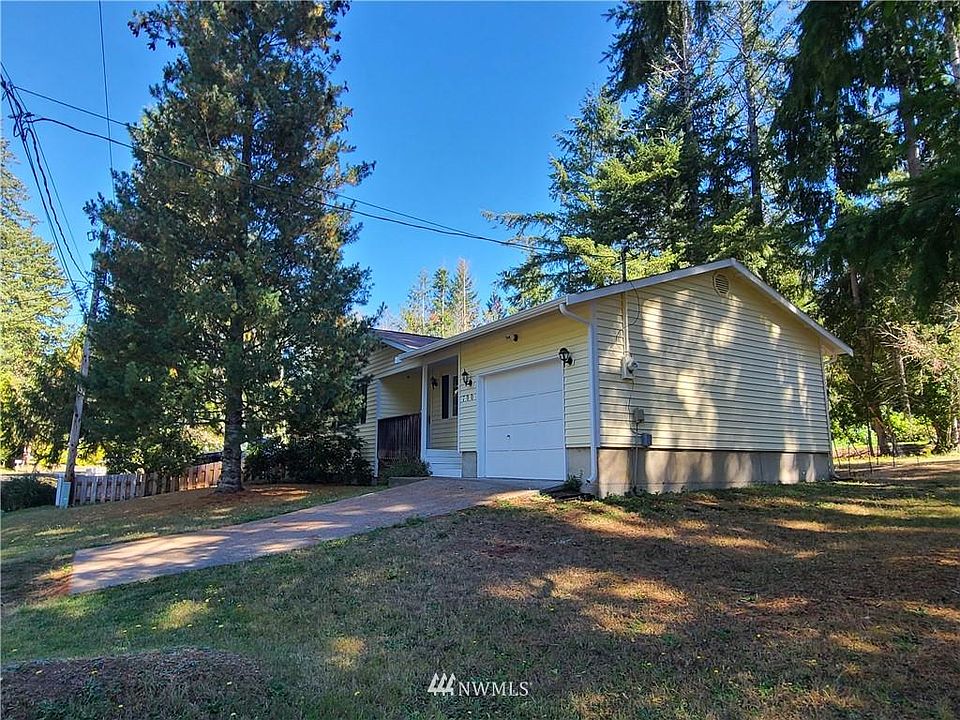 1st image of 700 E Lakeshore Dr E