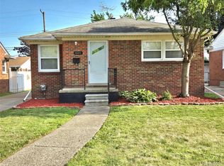 18120 Holland Ave, Eastpointe, MI 48021