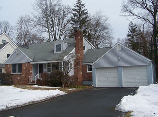 248 Apple Tree Ln, Mountainside, NJ 07092