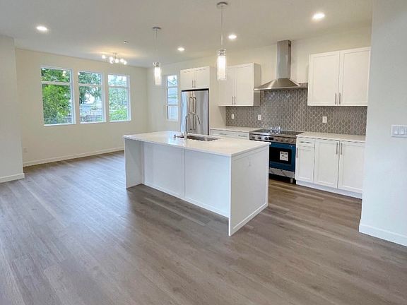 3rd image of 12844 NE 112th St