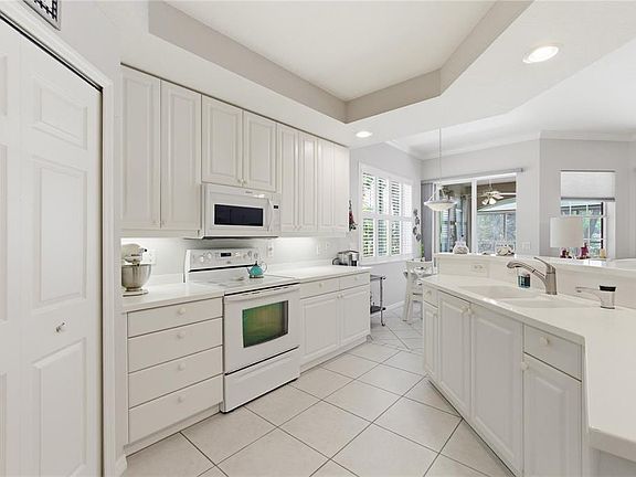 4th image of 4000 Ibis Way Unit 101