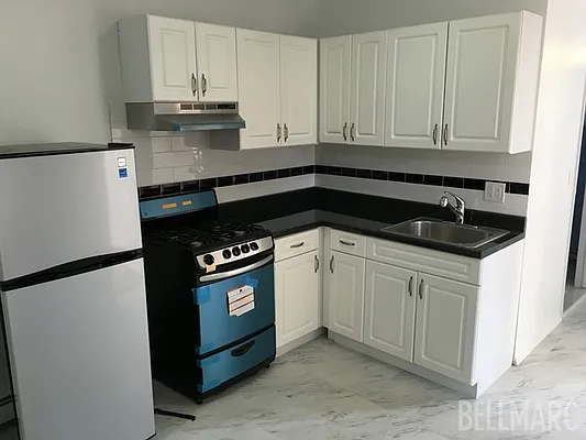 Rented by Bellmarc Realty | media 15