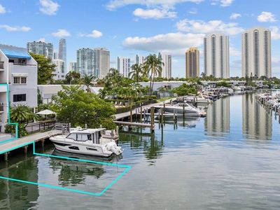 410 Poinciana Dr #1715, North Miami Beach, FL, 33160
