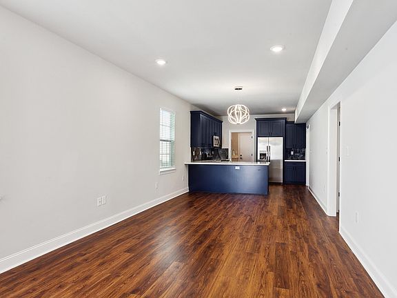 4th image of 1326 Harrison Ave