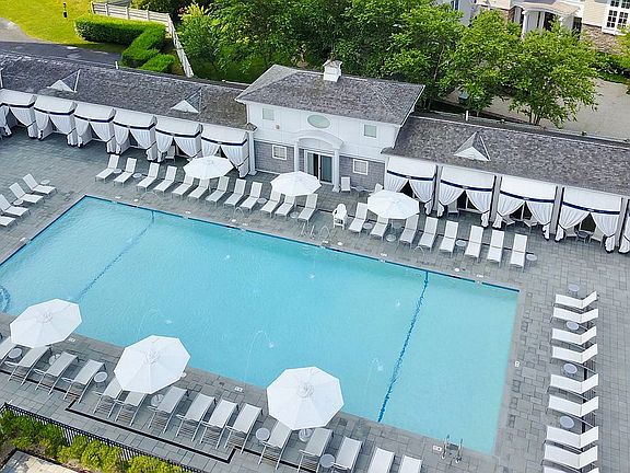 Deeded middle cabana
