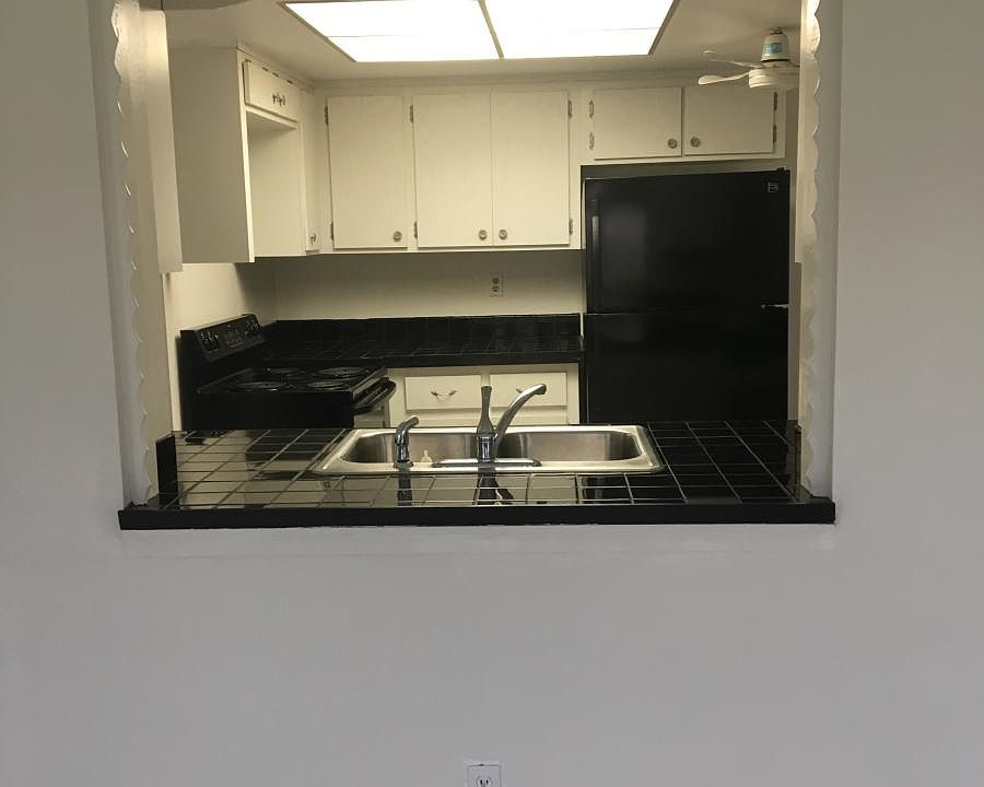 Looking into kitchen from Florida Room