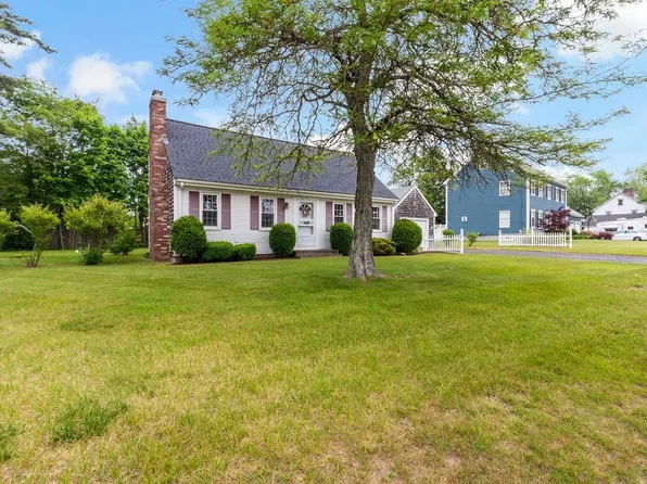 51 Marnoch Dr, Seekonk, MA 02771