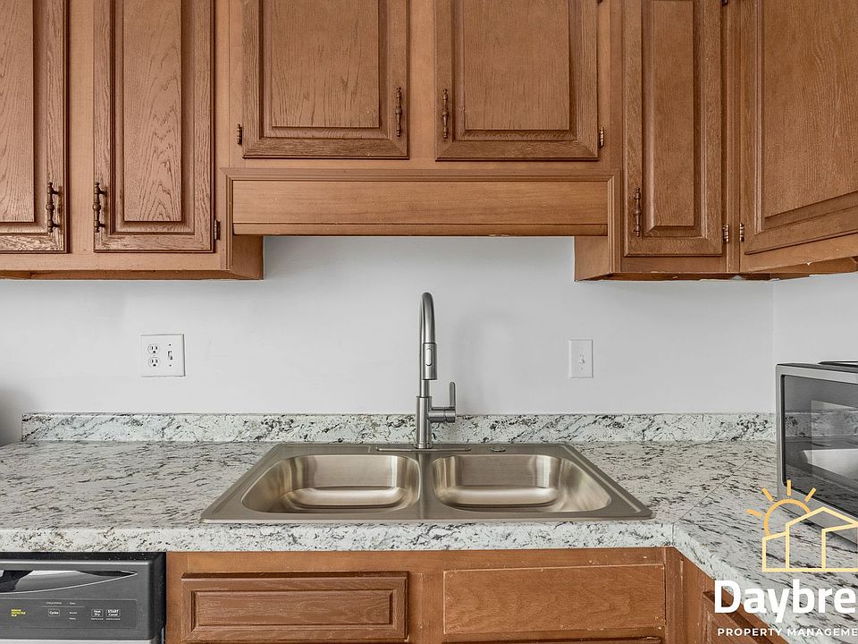 1st image of 10913 Queen Ann Ct #C