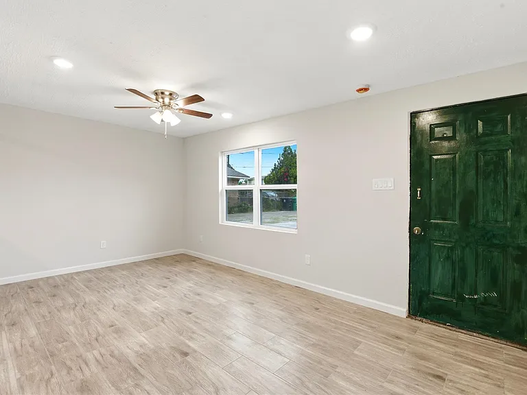 7010 Brownsville St #1/2 — Photo 5