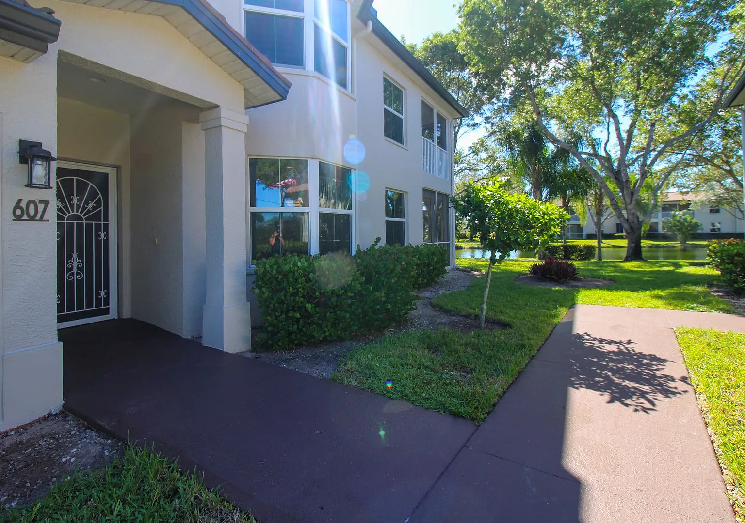 Furnished Seasonal Rental Diamond Lake 2+Den Available — Photo 3