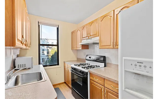Sold by Douglas Elliman | media 6