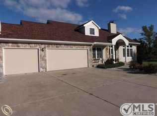 780 Goffar Ln, Oxford, MI 48371