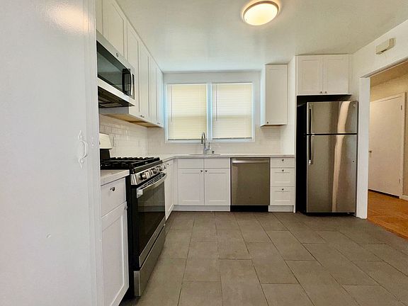 3rd image of 2370 41st Ave