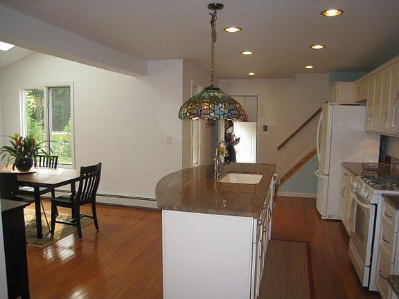 5th image of 1860 N Bayview Road Ext