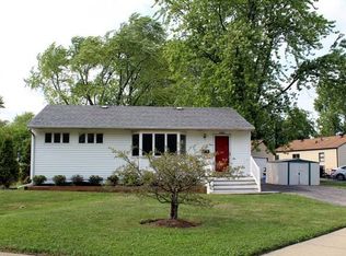 2700 Yeoman St, Waukegan, IL 60087