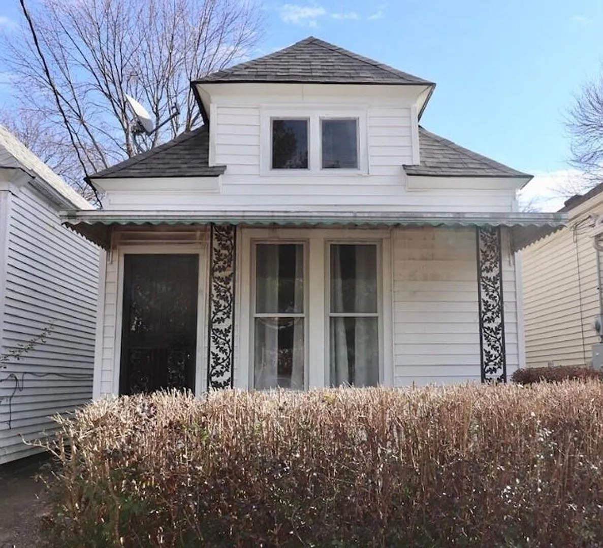 2 Bedroom Bungalow! Leasing Special Move In By 9/1/2026 And October Rent Is Free! — Photo 1