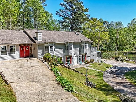 2nd image of 27 Hughes Rd