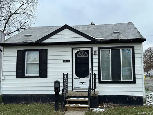 5012 Gloria St, Wayne, MI 48184