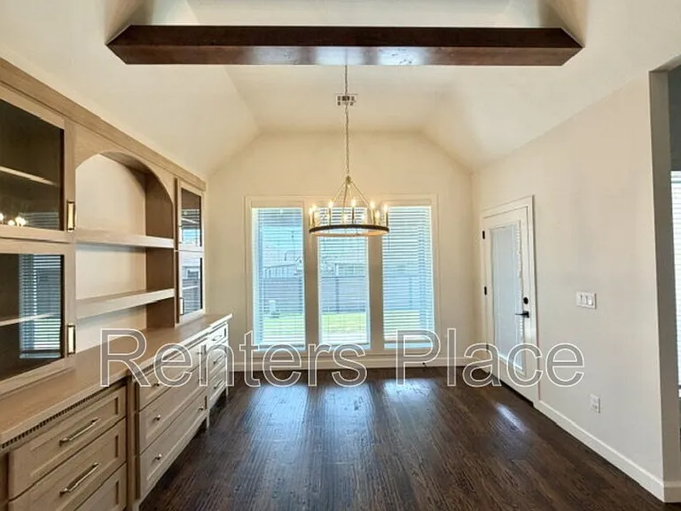 803 E Delmar Pl — Photo 9