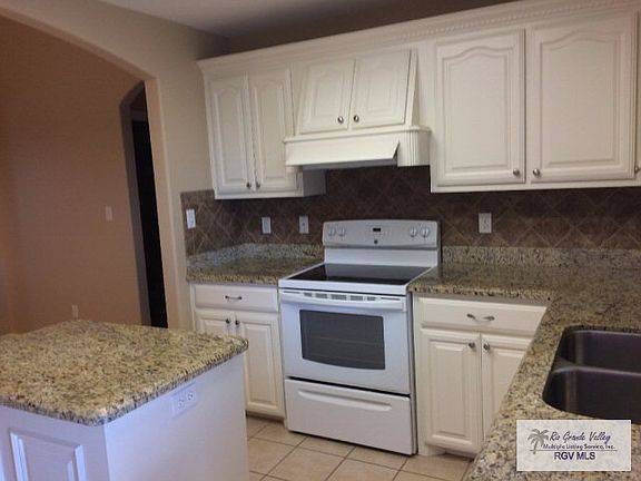 5th image of 3226 Legacy Ln