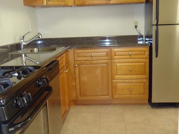 4th image of 3 Kensington Cir APT G