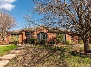 218 Balsam Grove Ln, Desoto, TX 75115