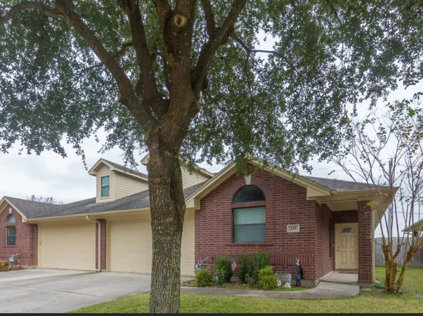 125 Live Oak Ln, Friendswood, TX 77546