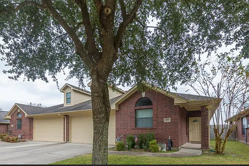125 Live Oak Ln Photo 1