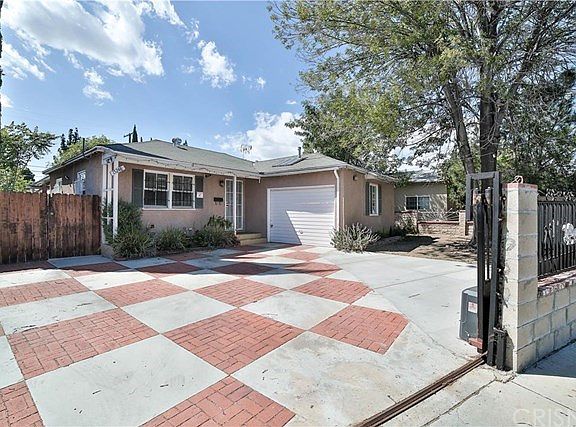 2nd image of 15248 Blythe St