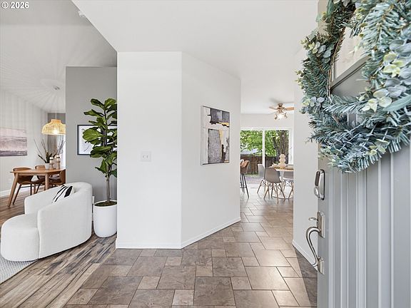4th image of 1799 SW Daybreak Way