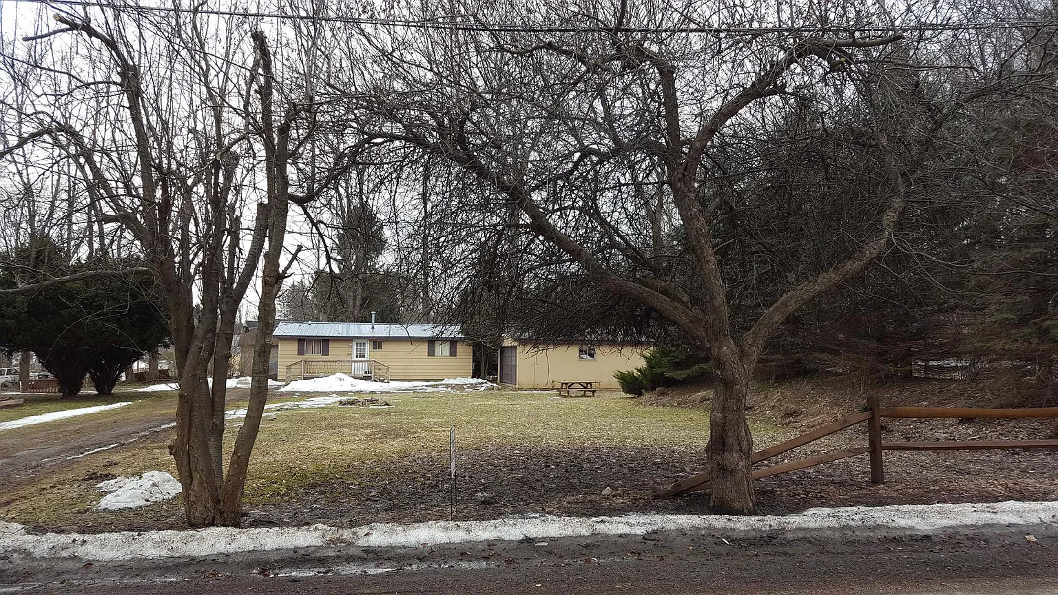 4500 W Lake Rd photo 1