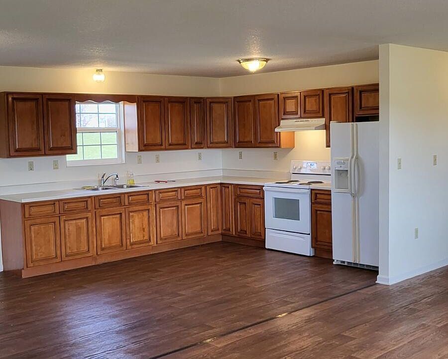 2nd image of 116 Country View Dr