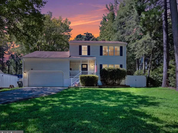 21271 Scarborough Dr, Lexington Park, MD 20653