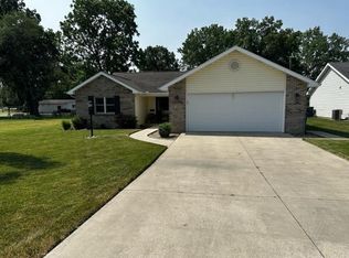 411 Rapp Dr, Churubusco, IN 46723