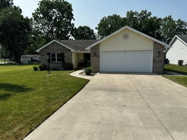 411 Rapp Dr, Churubusco, IN 46723