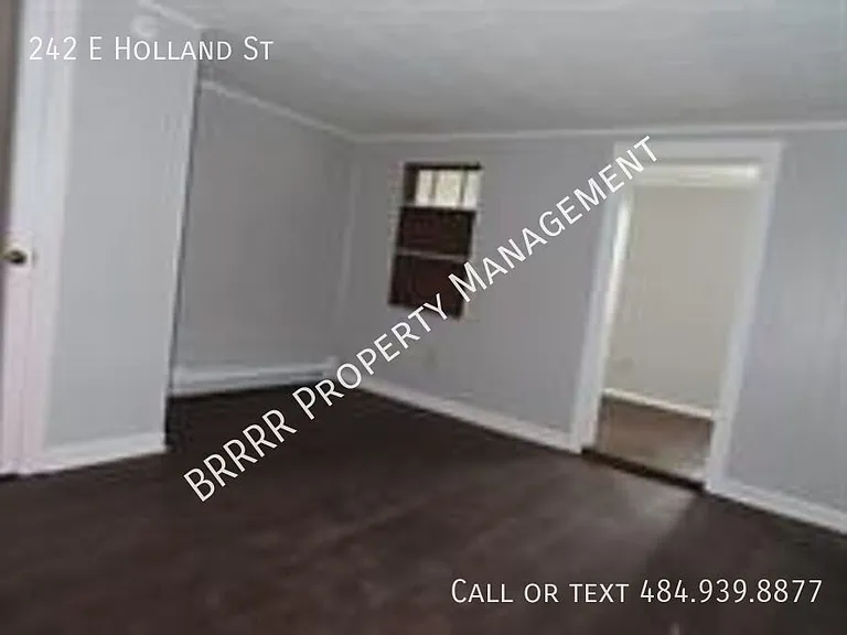 242 E Holland St — Photo 15