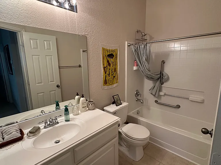 2nd bathroom
