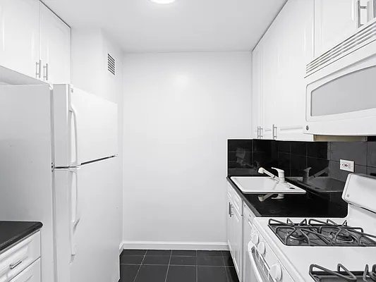 Rented by GoodRock Realty | media 20