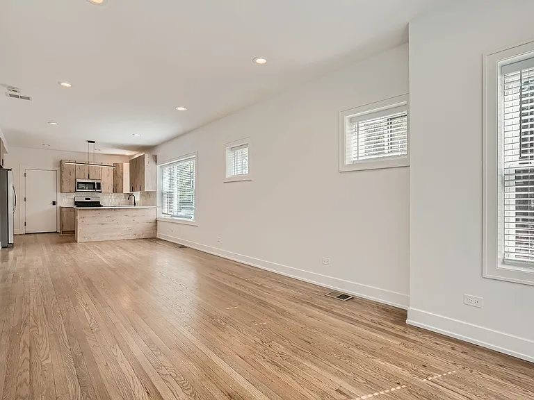 2602 N Springfield Ave #1 — Photo 8