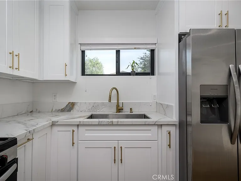 918 N Enid Ave — Photo 13