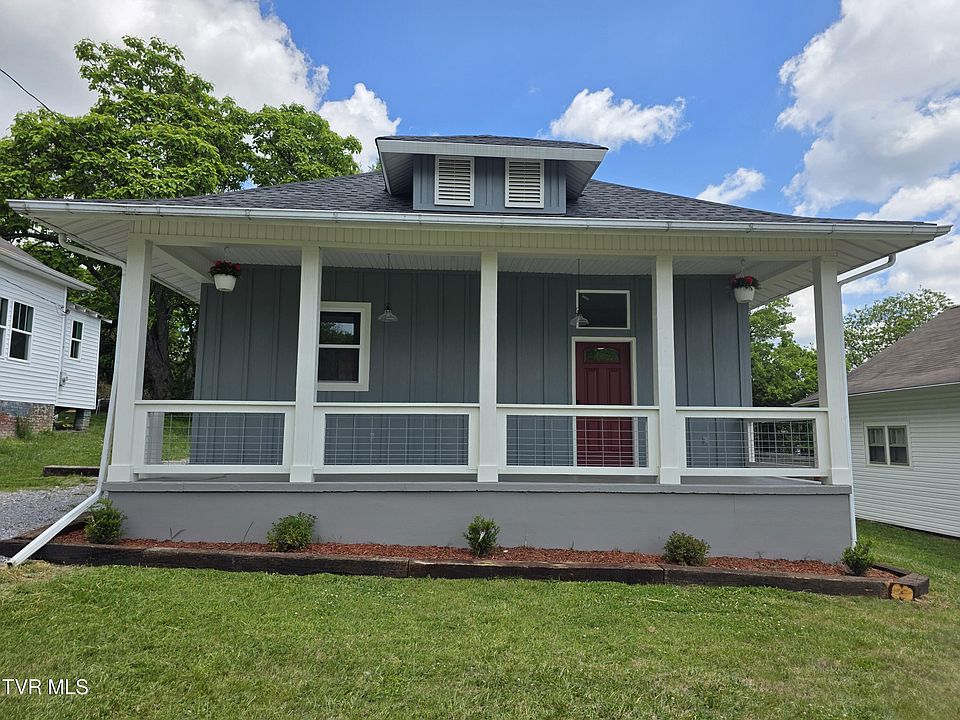 1st image of 104 Henry St