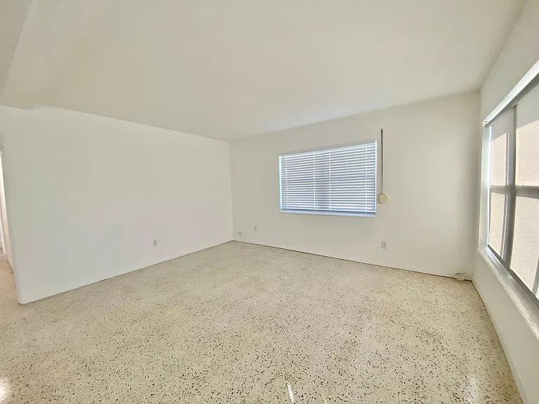 480 Alice Dr — Photo 8