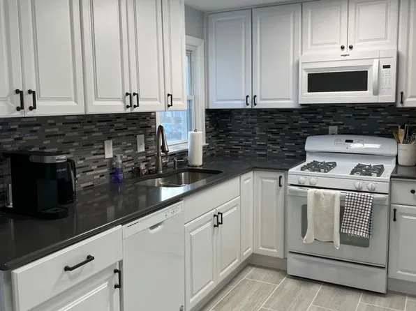 2843 Summerfield Rd #4, Falls Church, VA 22042