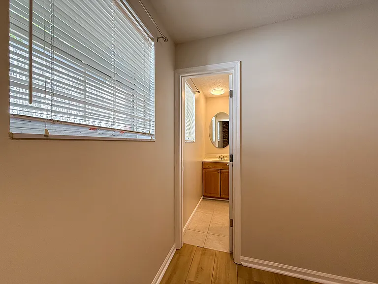4333 Jarboe St #4 — Photo 11