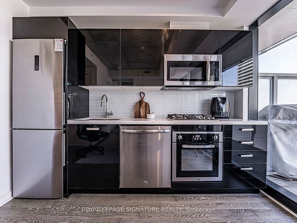 1st image of 11 Charlotte St #2105
