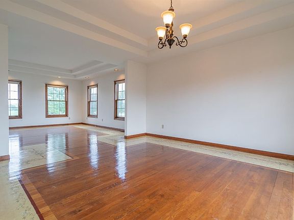 3rd image of 5141 E 105th Ln