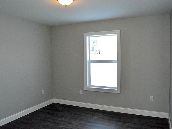 5th image of 64 Knoll Crest Dr
