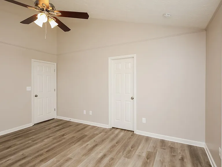 5912 Sycamore Ridge Dr — Photo 8