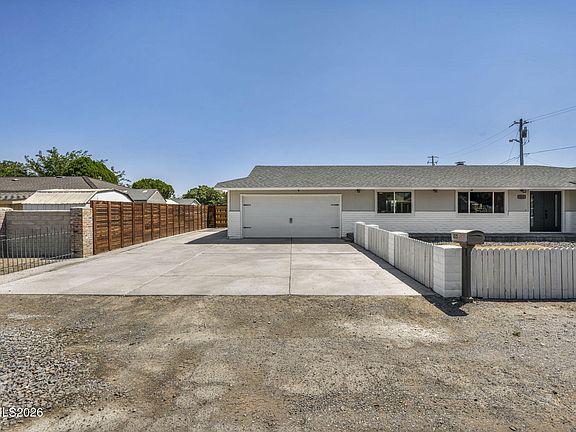 5th image of 215 Ruby St